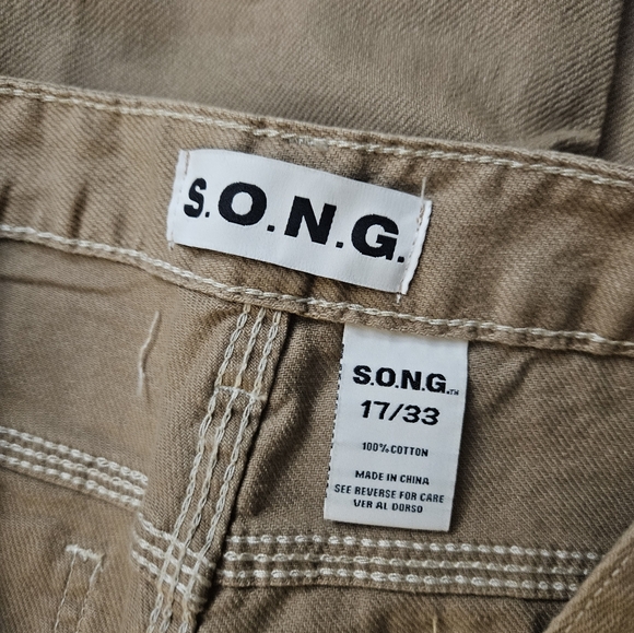 High Rise Carpenter 90s Boyfriend Jeans with buttons - Picture 7 of 14